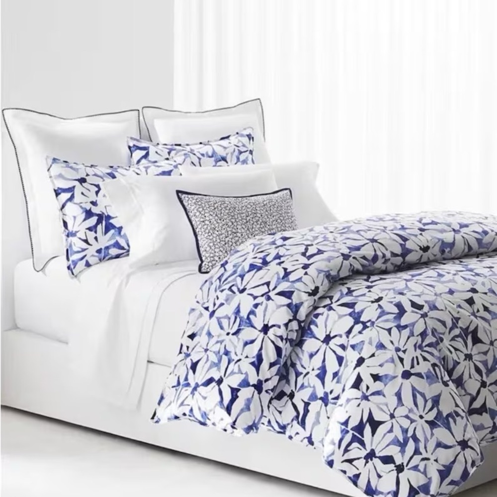 Ralph Lauren Blue and White Floral Alix Full/ Queen Comforter Set + 2 Shams